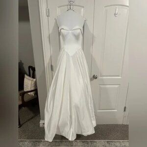 Elegant White Wedding Dress